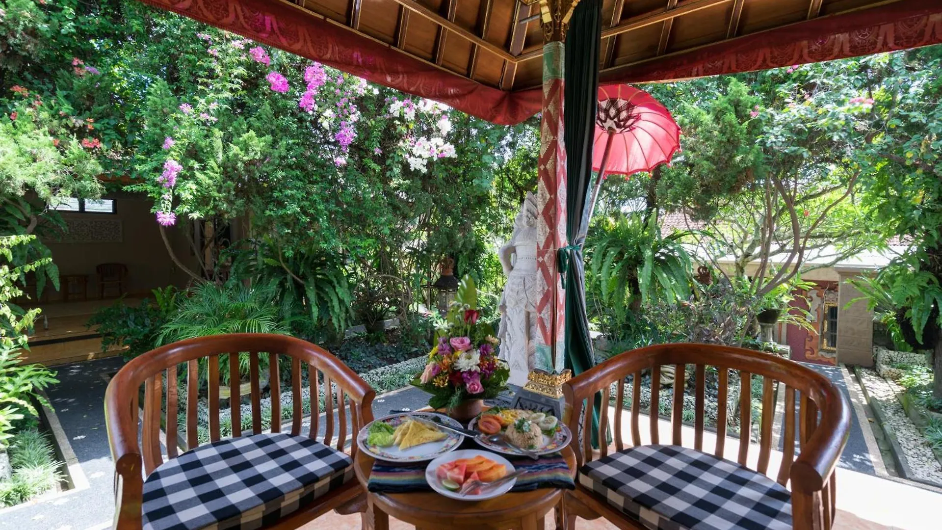Nuaja Balinese Guest House Ubud