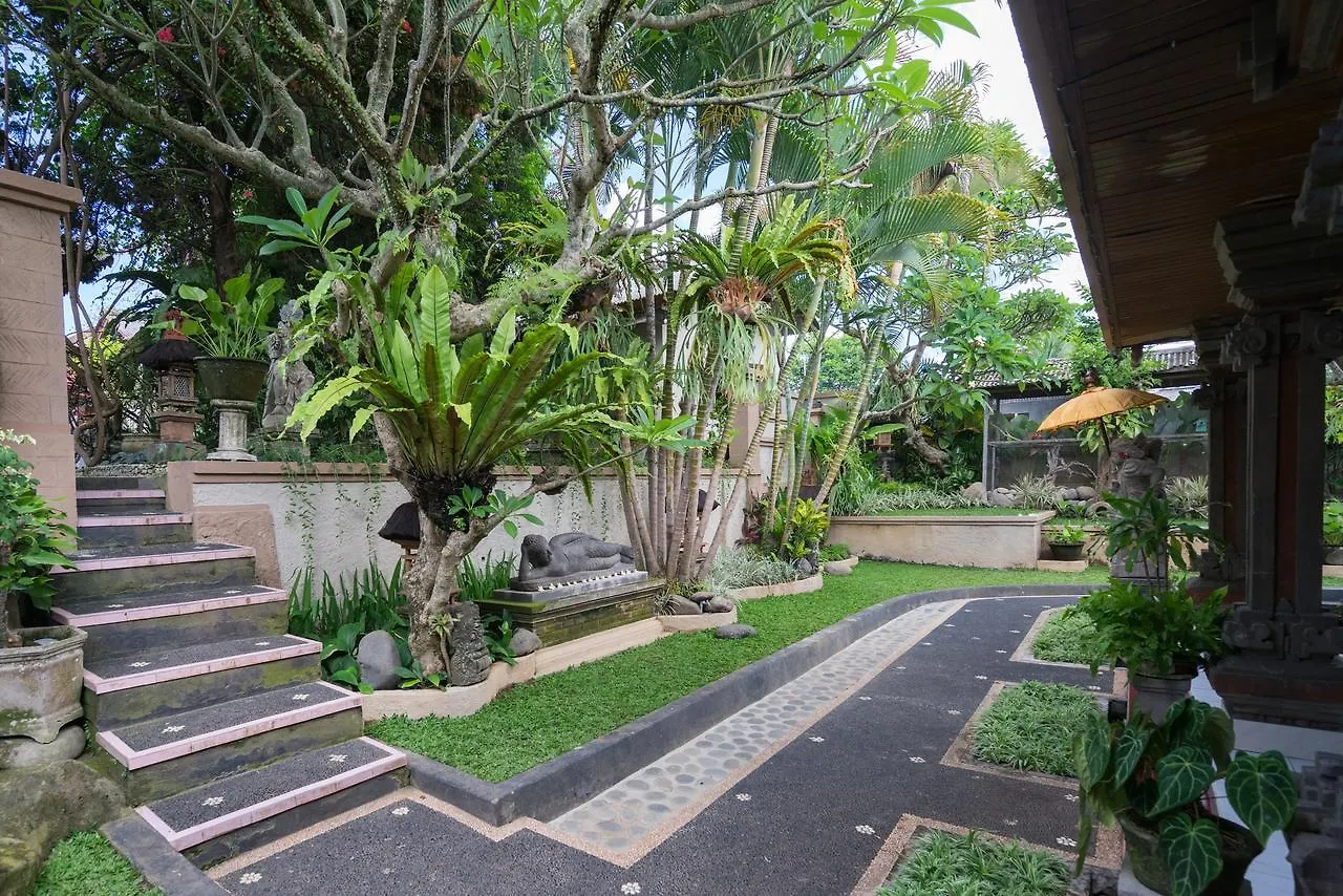 Nuaja Balinese Guest House Ubud  2*, Ubud (Bali)